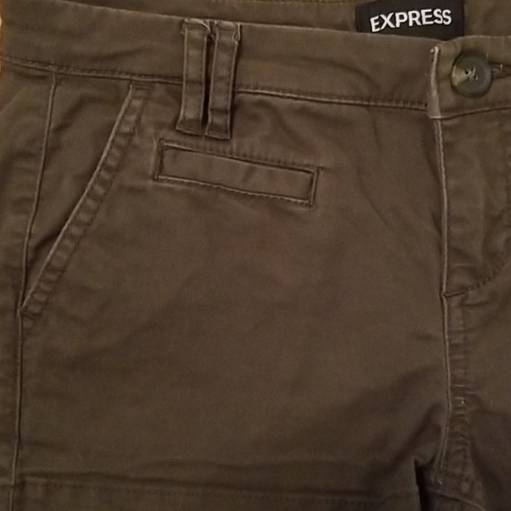 Express Shorts - Picture 4 of 5